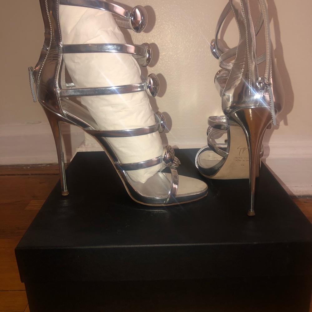 Shoes w box